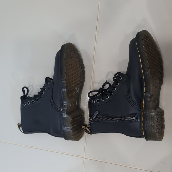 Doc Martens sz 5 - Picture 6 of 11